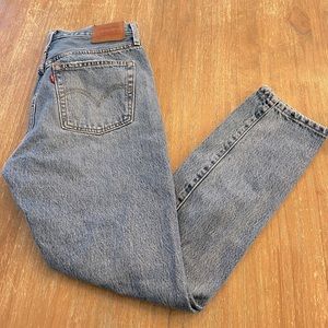 Levi’s 501 Women’s Button Fly Red Tab Straight Leg Denim Jeans Size 27x28